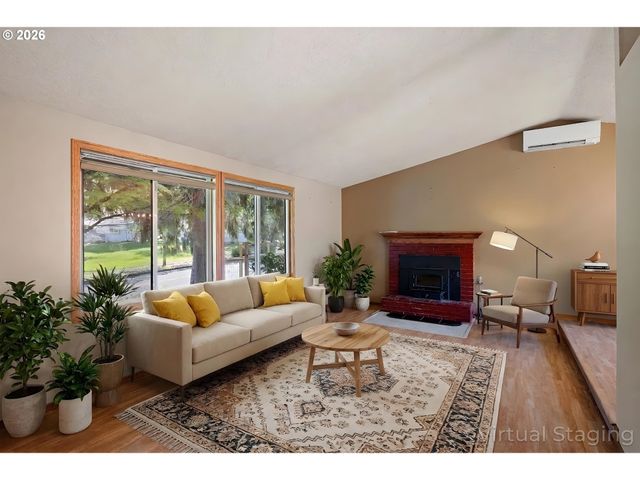 2090 HAWKINS Ln, Eugene, OR 97405