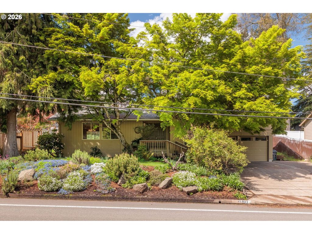 2090 HAWKINS Ln, Eugene, OR 97405