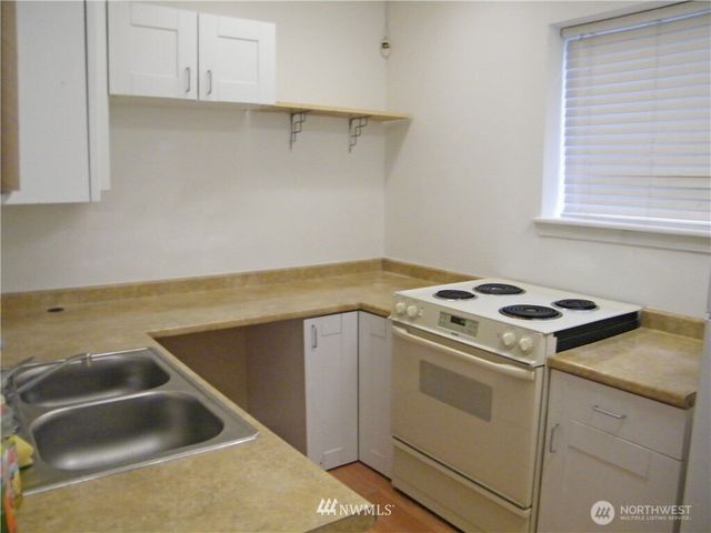 9445 S Park Avenue, Tacoma, WA 98444