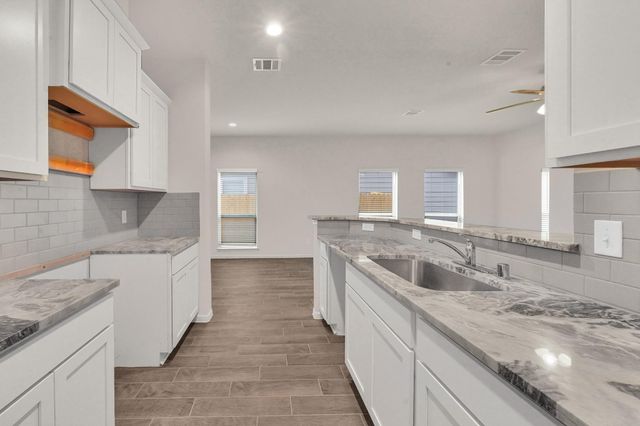 214 Emerald Thicket Lane, Huffman, TX 77336