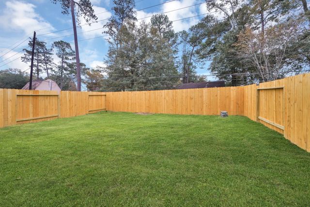 214 Emerald Thicket Lane, Huffman, TX 77336