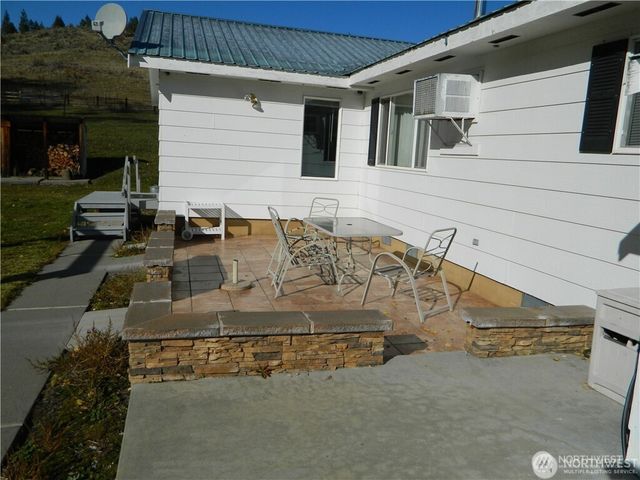285 N Lemanasky Rd Road, Tonasket, WA 98855
