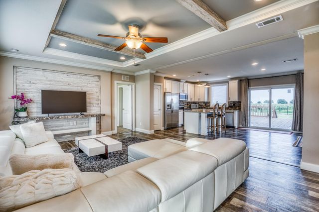 3575 County Road 271, Moulton, TX 77975