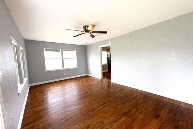 406 N Fig Street, Sweeny, TX 77480