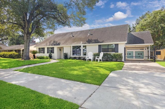 8011 Meadowcroft Drive, Houston, TX 77063
