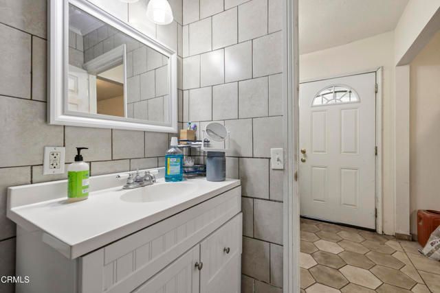 7032 San Vincente Street, Paramount, CA 90723