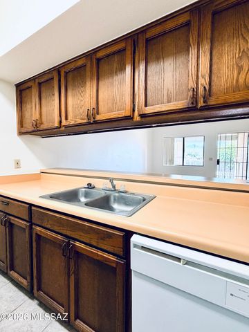 7664 E 22nd St Apt 20, Tucson, AZ 85710