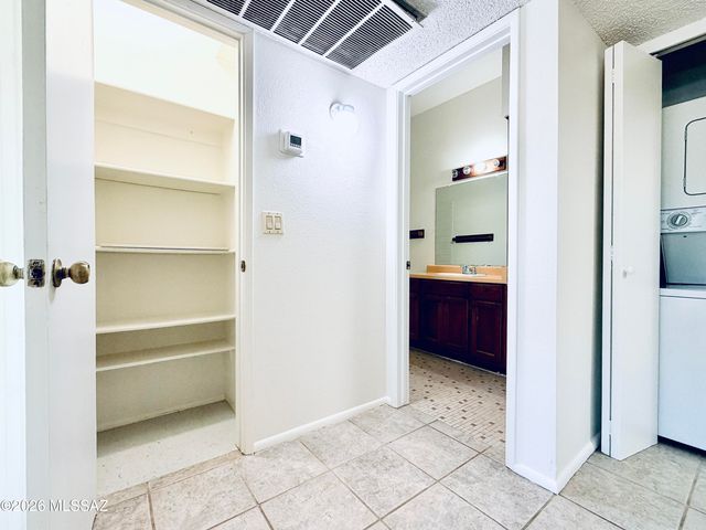 7664 E 22nd St Apt 20, Tucson, AZ 85710