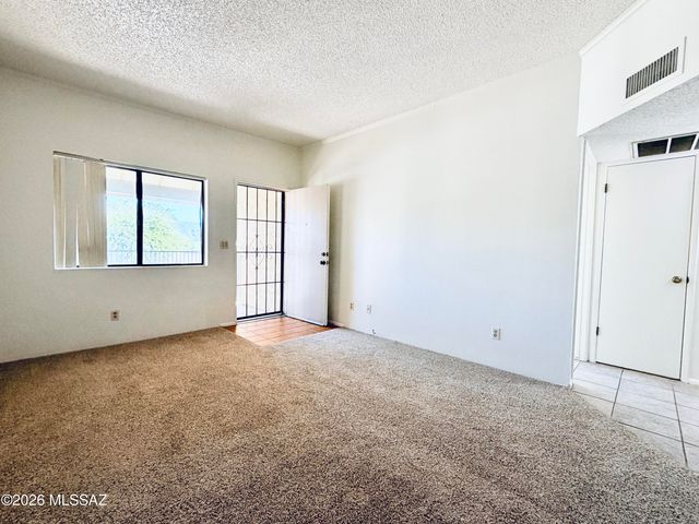 7664 E 22nd St Apt 20, Tucson, AZ 85710