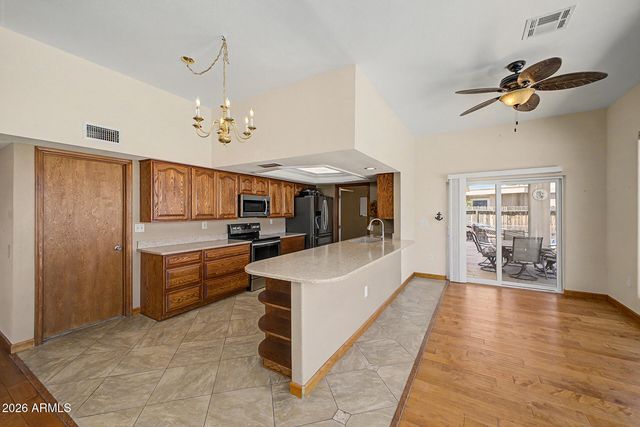 9952 W WILLOW Point, Sun City, AZ 85351