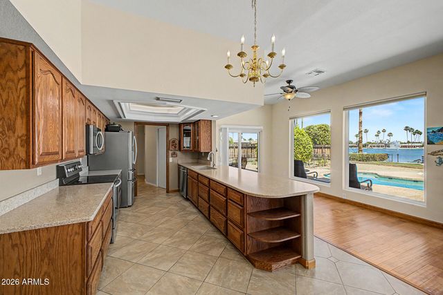 9952 W WILLOW Point, Sun City, AZ 85351