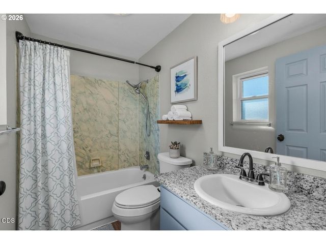 3890 Nw 25TH St, Redmond, OR 97756