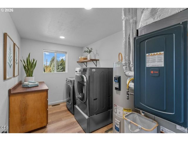 3890 Nw 25TH St, Redmond, OR 97756