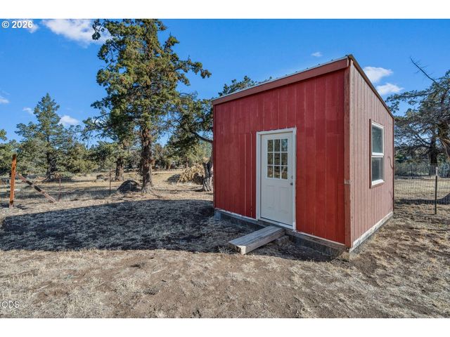 3890 Nw 25TH St, Redmond, OR 97756