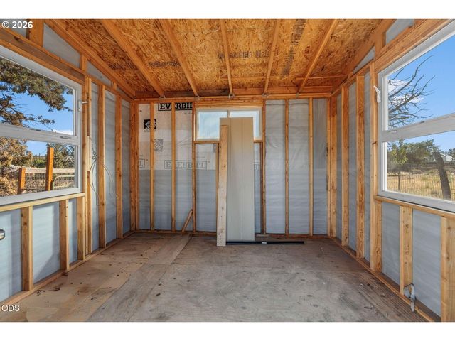 3890 Nw 25TH St, Redmond, OR 97756