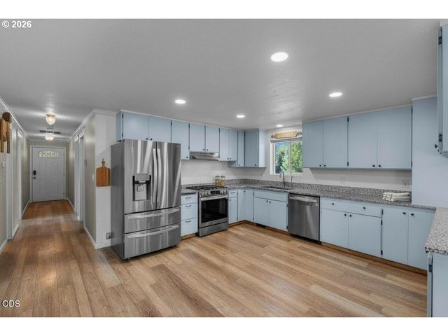 3890 Nw 25TH St, Redmond, OR 97756