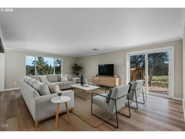 3890 Nw 25TH St, Redmond, OR 97756