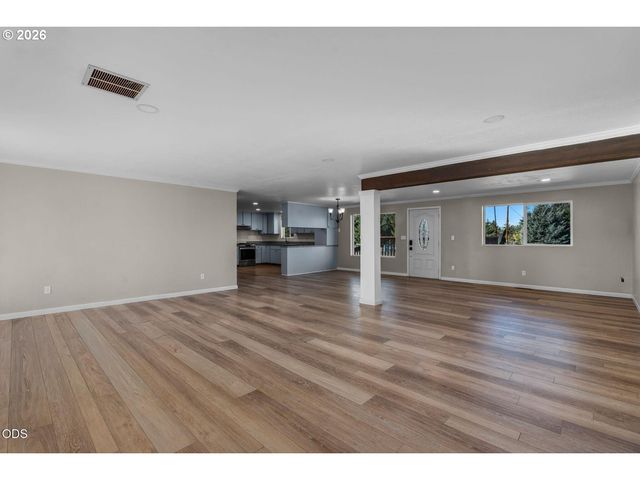 3890 Nw 25TH St, Redmond, OR 97756