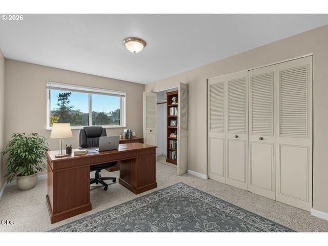 3890 Nw 25TH St, Redmond, OR 97756