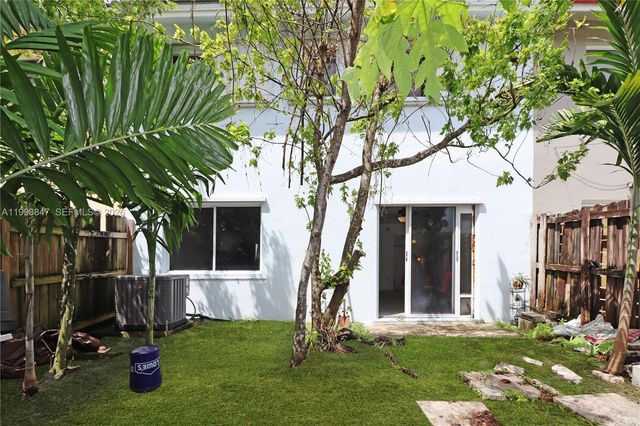 1079 SE 12th Ter, Homestead, FL 33035