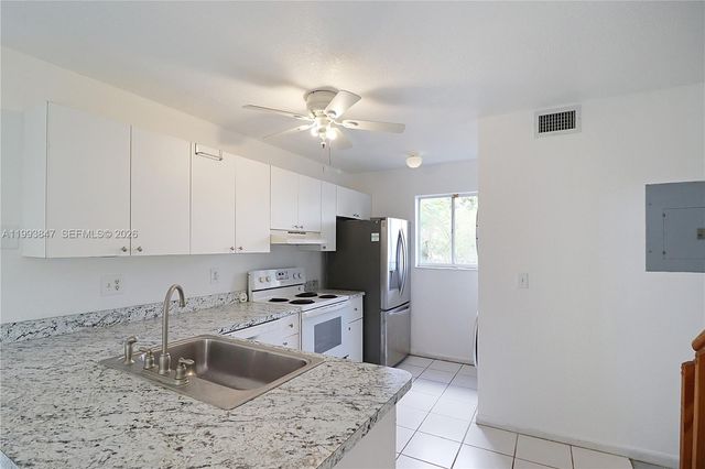 1079 SE 12th Ter, Homestead, FL 33035