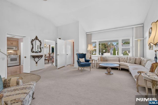 38 Nomahegan Court, Cranford, NJ 07016