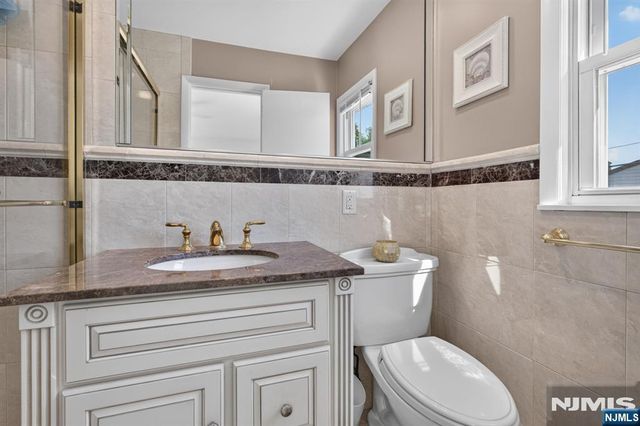 38 Nomahegan Court, Cranford, NJ 07016