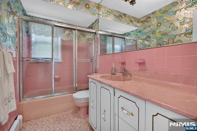 38 Nomahegan Court, Cranford, NJ 07016