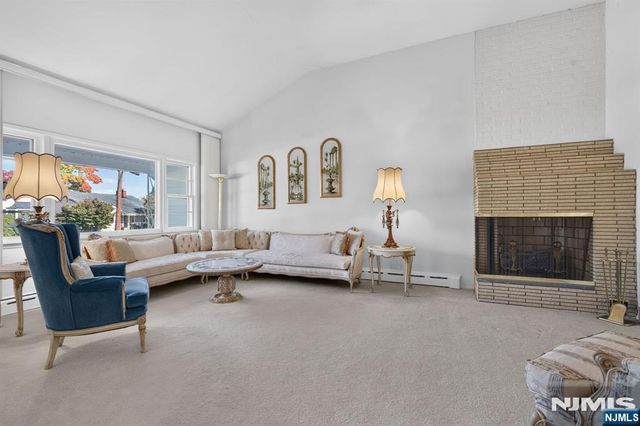 38 Nomahegan Court, Cranford, NJ 07016