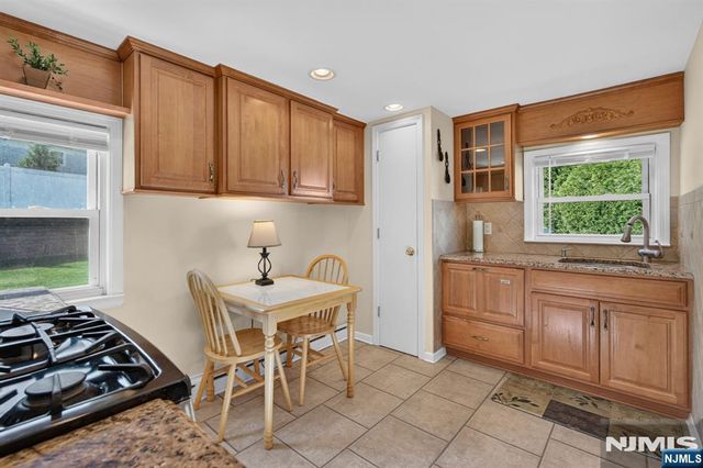 38 Nomahegan Court, Cranford, NJ 07016