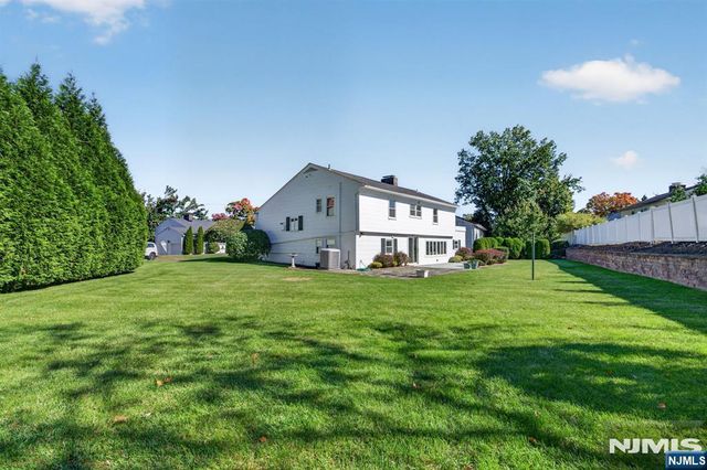 38 Nomahegan Court, Cranford, NJ 07016
