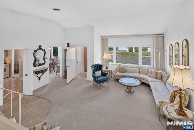 38 Nomahegan Court, Cranford, NJ 07016