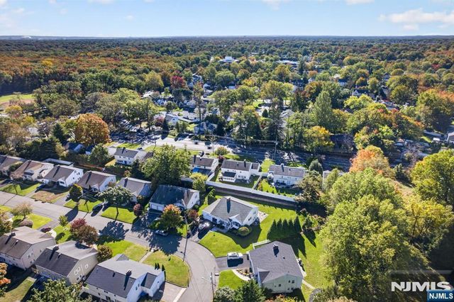 38 Nomahegan Court, Cranford, NJ 07016