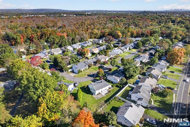 38 Nomahegan Court, Cranford, NJ 07016