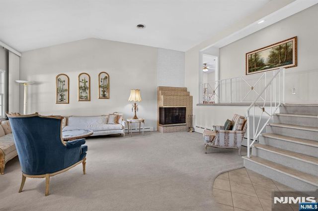 38 Nomahegan Court, Cranford, NJ 07016