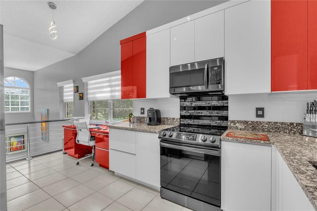 7685 Springwater Place 201, Boynton Beach, FL 33437