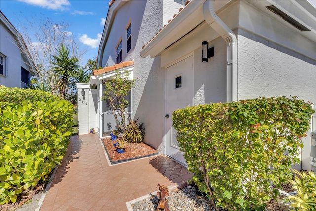 7685 Springwater Place 201, Boynton Beach, FL 33437
