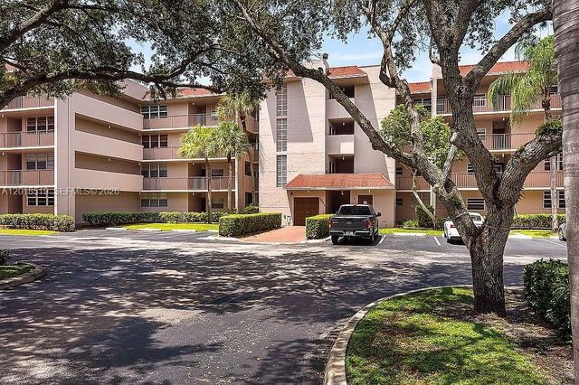 1931 Sabal Palm Drive 301, Davie, FL 33324