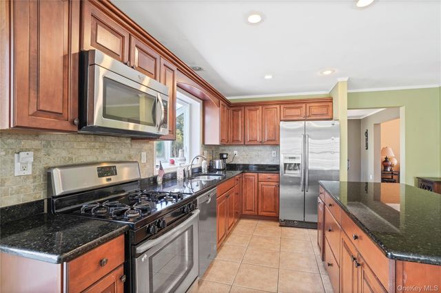 102 Clinton Street, White Plains, NY 10603