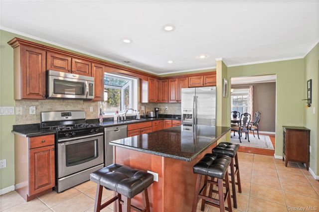 102 Clinton Street, White Plains, NY 10603