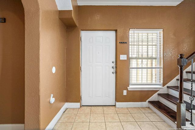 236 E Dullnig Ct Apt 2, San Antonio, TX 78223