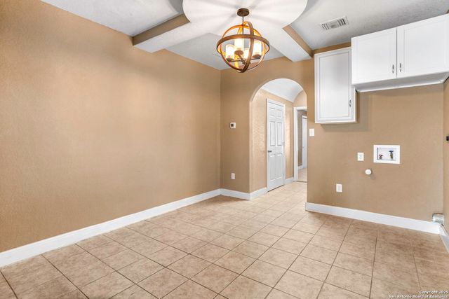 236 E Dullnig Ct Apt 2, San Antonio, TX 78223