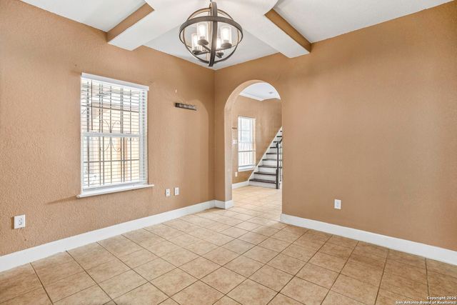 236 E Dullnig Ct Apt 2, San Antonio, TX 78223