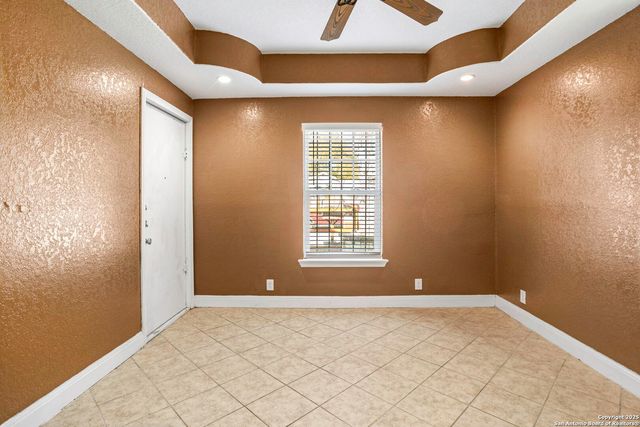 236 E Dullnig Ct Apt 2, San Antonio, TX 78223