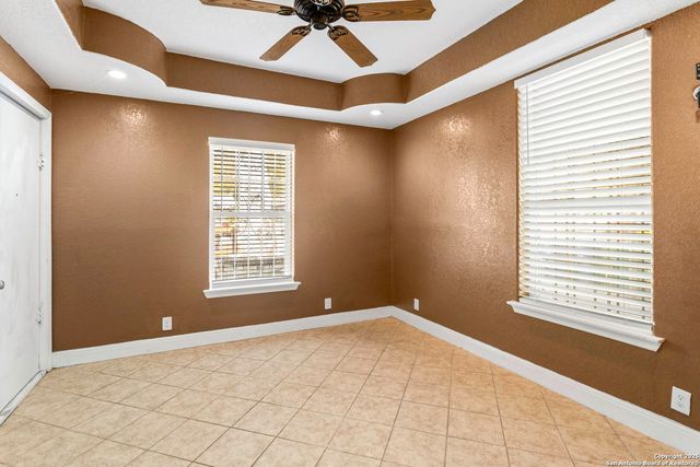 236 E Dullnig Ct Apt 2, San Antonio, TX 78223