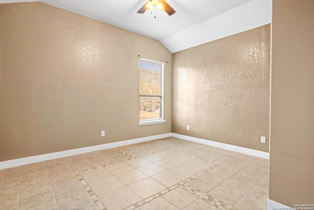 236 E Dullnig Ct Apt 2, San Antonio, TX 78223