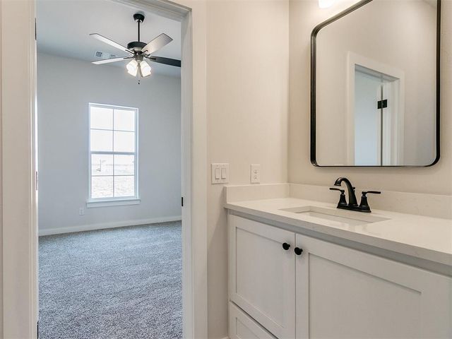 4253 Hawthorne Street, Piedmont, OK 73078