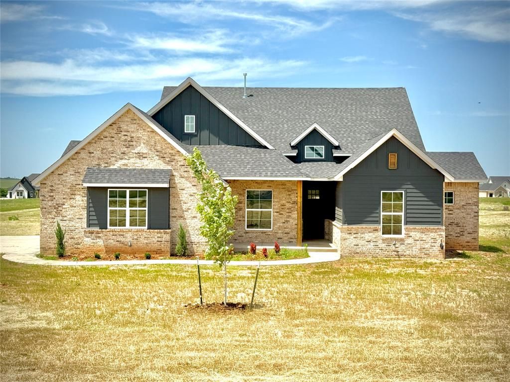 4253 Hawthorne Street, Piedmont, OK 73078