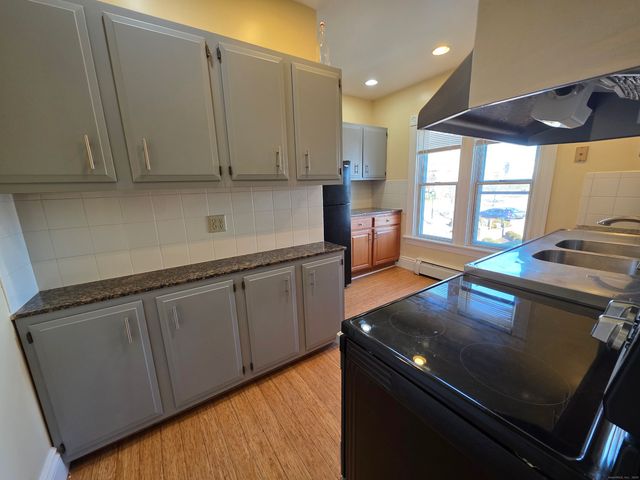 16 Tilley Street 2, New London, CT 06320