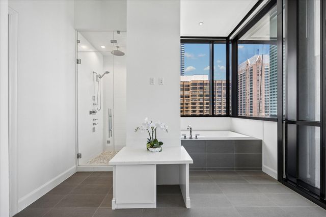 1211 Caroline Street 1901, Houston, TX 77002